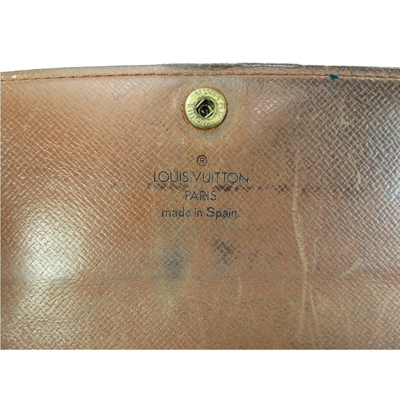 Louis Vuitton Textured Brown Leather Detail - Picture 9 of 16